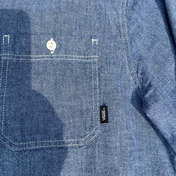 Vans long sleeve, classic cut denim button up, men’s Lg - Picture 3 of 5